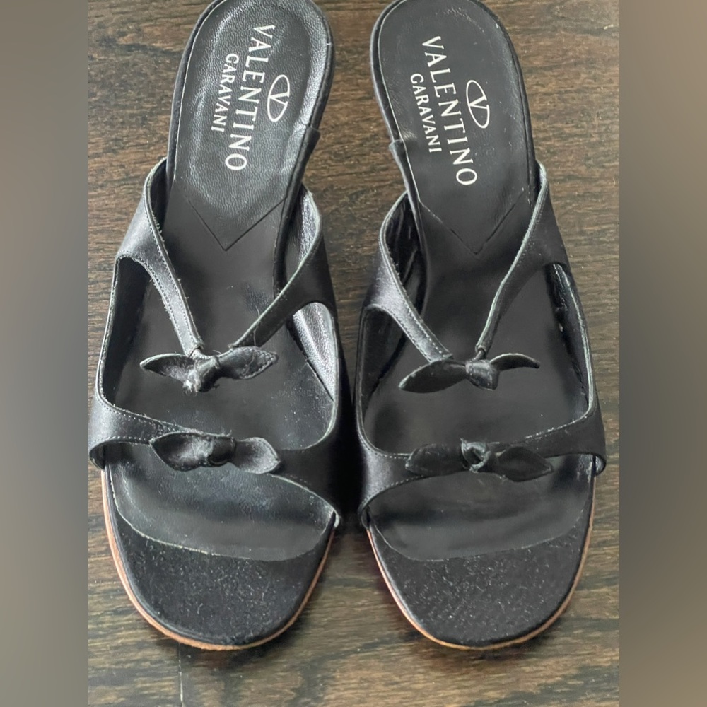 Valentino Caravani sandals size 8,5